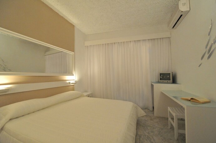 Imagen general del Hotel Porto Castello. Foto 7