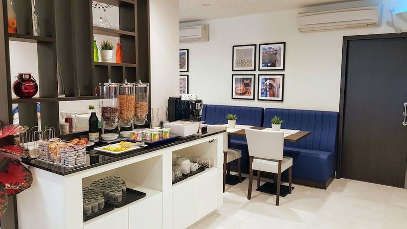 Imagen del bar/restaurante del Hotel Porto City. Foto 2