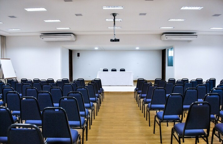 Imagen de los interiores del Hotel Porto Da Serra. Foto 33