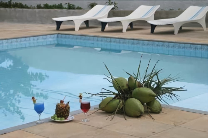 Imagen de la piscina del Hotel Porto Das Âncoras. Foto 17