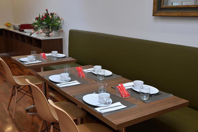 Imagen general del Hotel Porto Domus. Foto 13