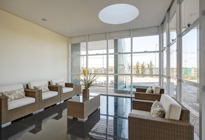 Imagen de los interiores del Hotel Porto Feliz Executive. Foto 16