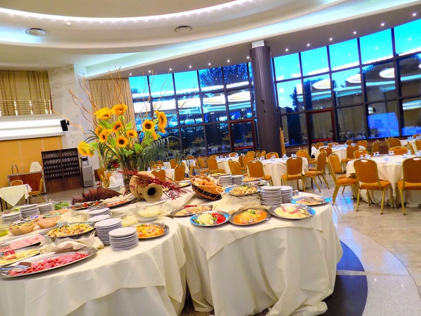 Imagen del bar/restaurante del Hotel Porto Giardino - Cdshotels. Foto 5