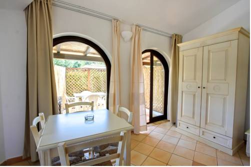 Imagen general del Hotel Porto Giunco Residence. Foto 1