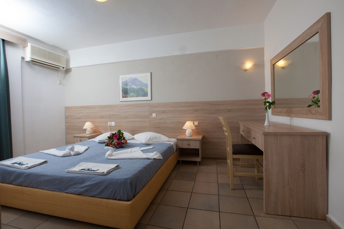 Imagen de la habitación del Hotel Porto Greco Village Beach. Foto 11