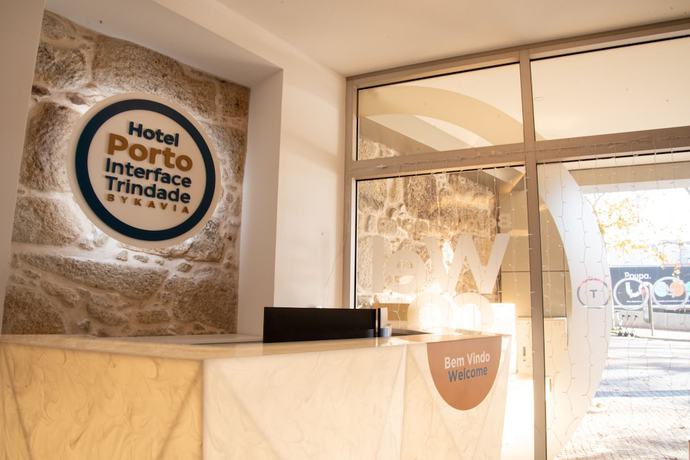Imagen de los interiores del Hotel Porto Interface Trindade By Kavia. Foto 21