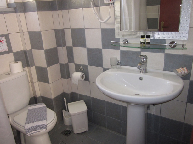 Imagen de la habitación del Hotel Porto Kalamaki. Foto 8