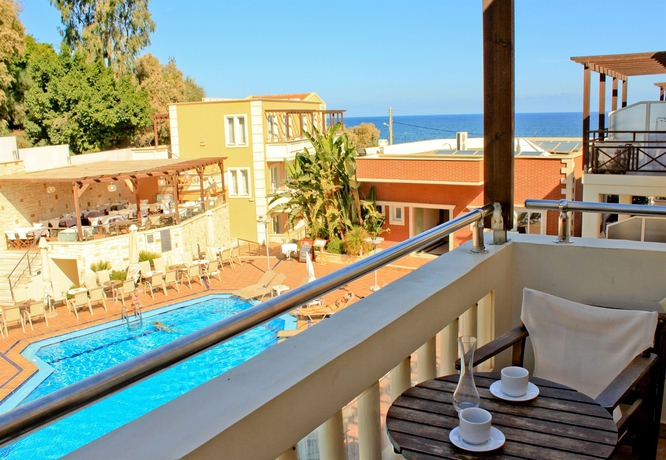 Imagen de la habitación del Hotel Porto Kalamaki. Foto 9