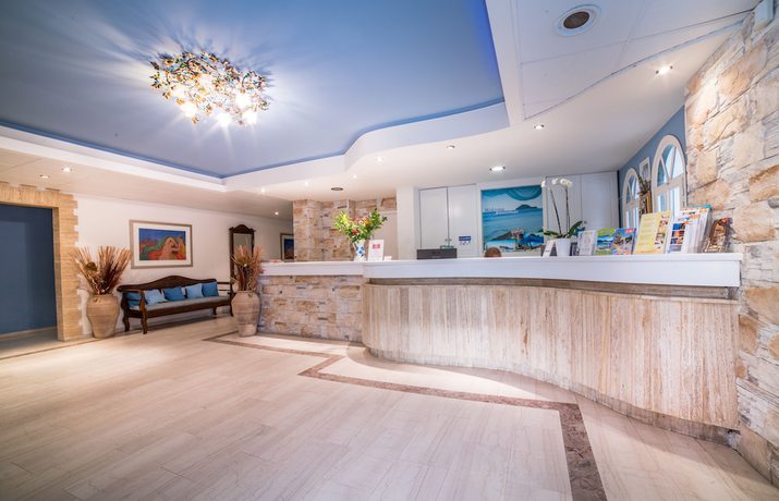 Imagen de los interiores del Hotel Porto Koukla Beach. Foto 20