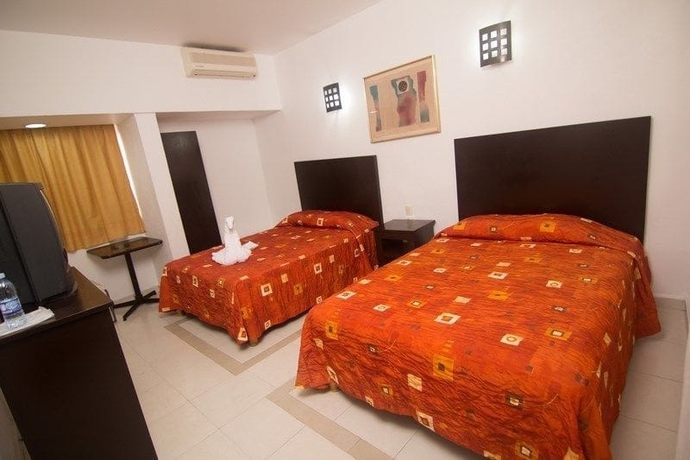 Imagen de la habitación del Hotel Porto, L&Aacute;ZARO C&Aacute;RDENAS. Foto 4