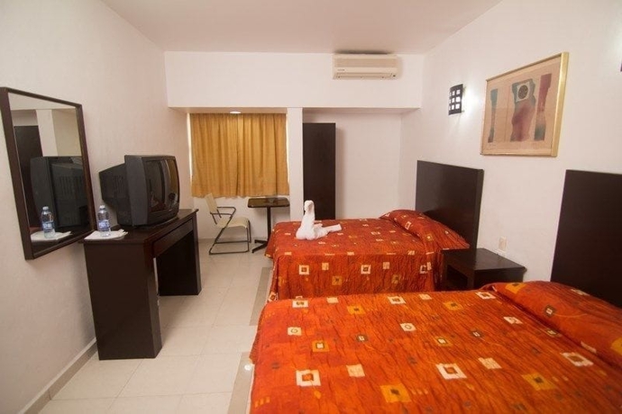 Imagen de la habitación del Hotel Porto, L&Aacute;ZARO C&Aacute;RDENAS. Foto 6