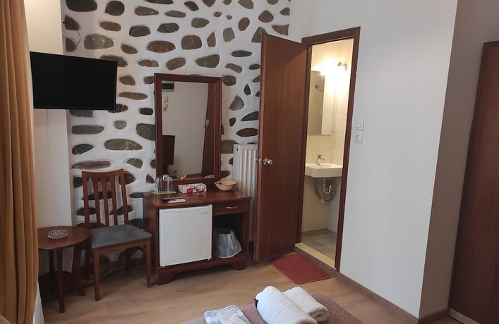 Imagen de la habitación del Hotel Porto Lesvos. Foto 15
