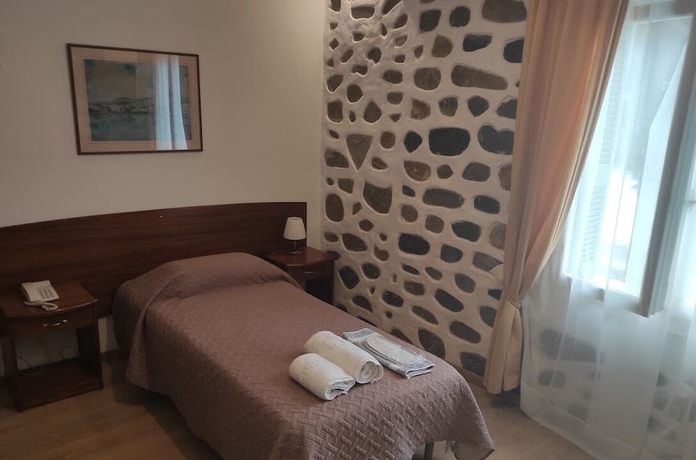 Imagen de la habitación del Hotel Porto Lesvos. Foto 17