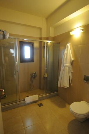 Imagen general del Hotel Porto Mani Suites. Foto 2