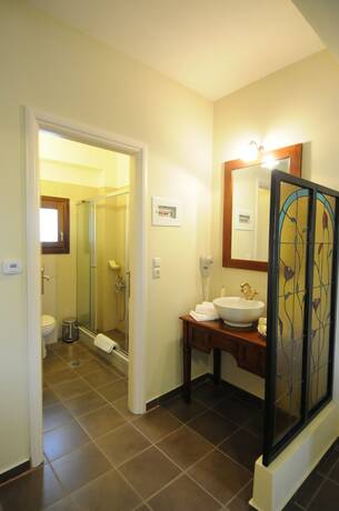 Imagen general del Hotel Porto Mani Suites. Foto 4