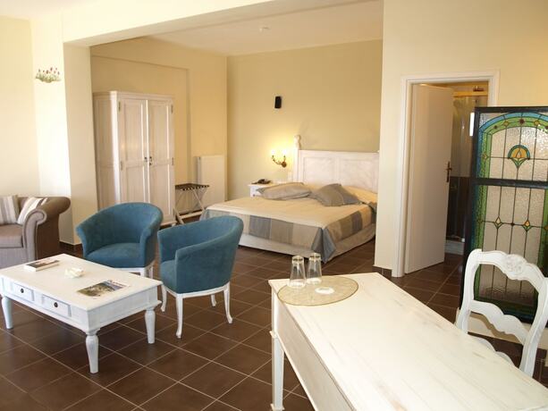 Imagen general del Hotel Porto Mani Suites. Foto 5