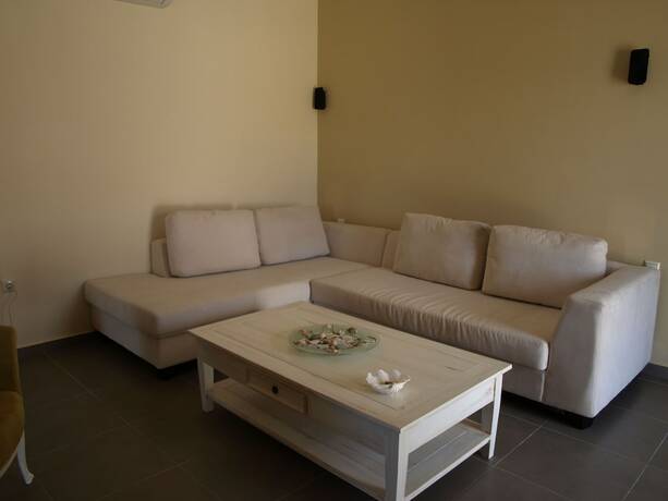 Imagen general del Hotel Porto Mani Suites. Foto 6