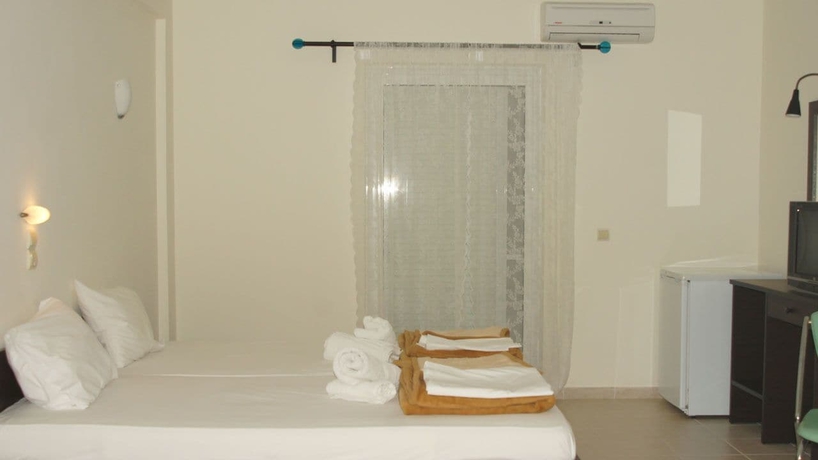 Imagen de la habitación del Hotel Porto Marathos. Foto 8