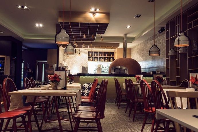 Imagen del bar/restaurante del Hotel Porto Marine. Foto 8