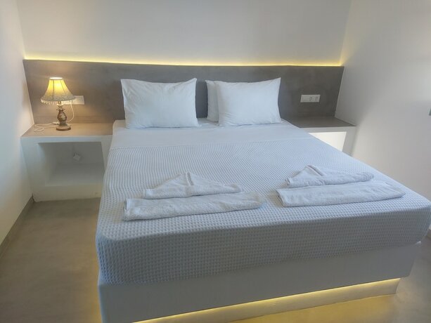 Imagen de la habitación del Hotel Porto Merika. Foto 16
