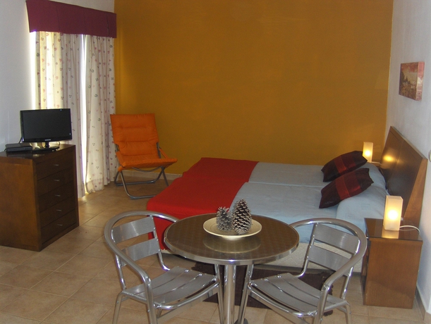 Imagen de la habitación del Hotel Porto Mos Residence. Foto 4