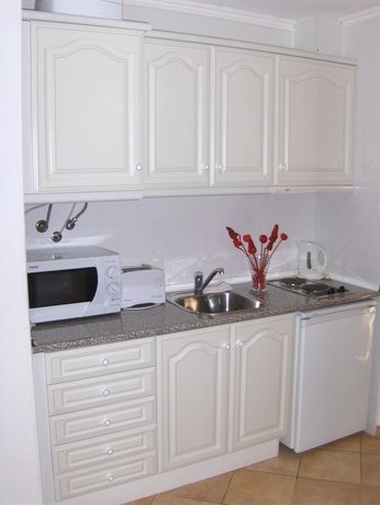 Imagen de la habitación del Hotel Porto Mos Residence. Foto 5