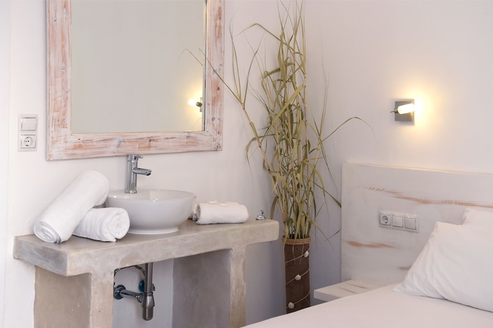 Imagen de la habitación del Hotel Porto Naoussa - Adults Only. Foto 13
