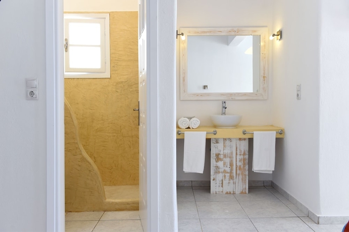 Imagen de la habitación del Hotel Porto Naoussa - Adults Only. Foto 14