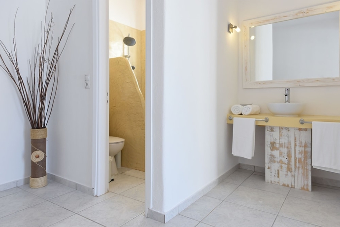 Imagen de la habitación del Hotel Porto Naoussa - Adults Only. Foto 16