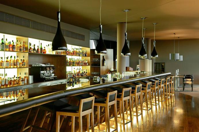 Imagen del bar/restaurante del Hotel Porto Palácio By The Editory. Foto 2