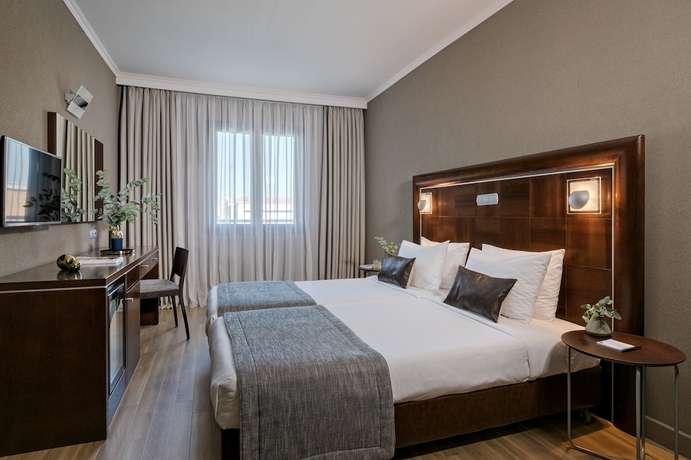 Imagen de la habitación del Hotel Porto Palace. Foto 2