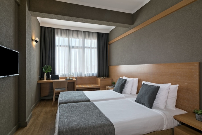 Imagen de la habitación del Hotel Porto Palace. Foto 9