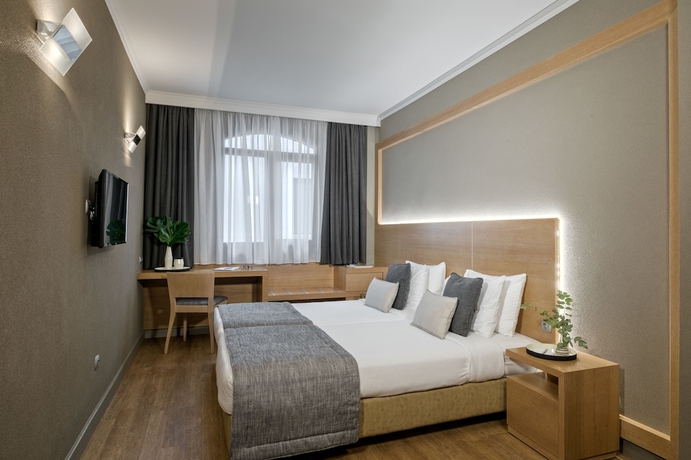 Imagen de la habitación del Hotel Porto Palace. Foto 16