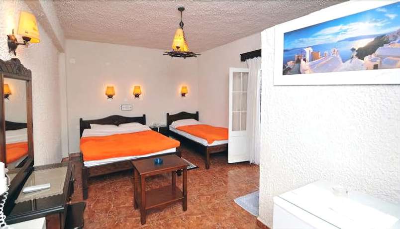Imagen de la habitación del Hotel Porto Perissa. Foto 3