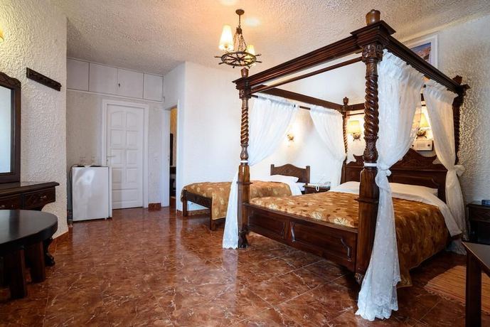 Imagen de la habitación del Hotel Porto Perissa. Foto 13