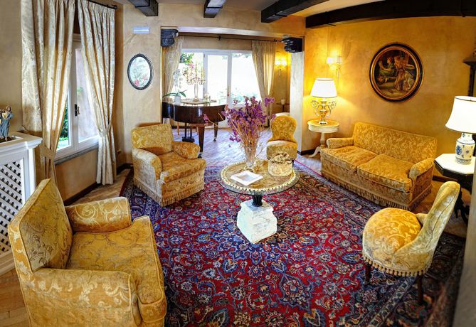 Imagen del bar/restaurante del Hotel Porto Pirgos. Foto 8