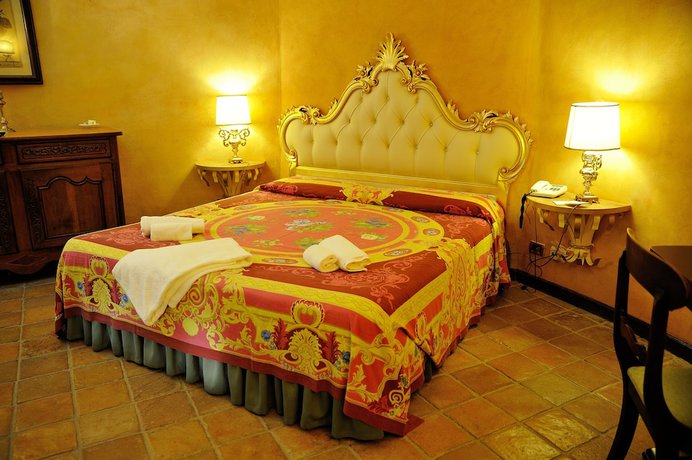 Imagen de la habitación del Hotel Porto Pirgos. Foto 19