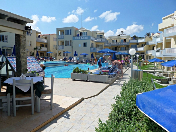 Imagen de la piscina del Hotel Porto Platanias Beach - Luxury Selection. Foto 13
