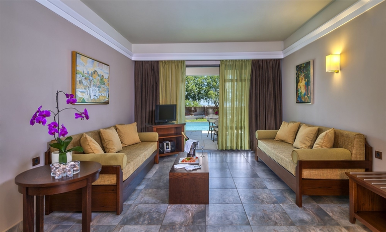 Imagen de los interiores del Hotel Porto Platanias Beach Resort and Spa. Foto 9