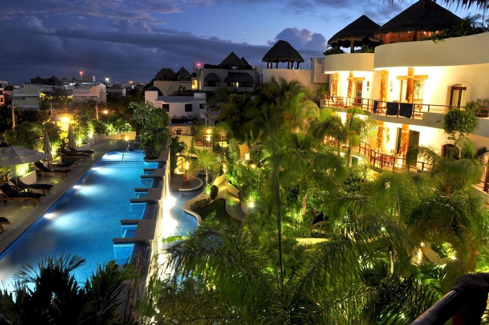 Imagen de los exteriores del Hotel Porto Playa Condo and Beachclub. Foto 11