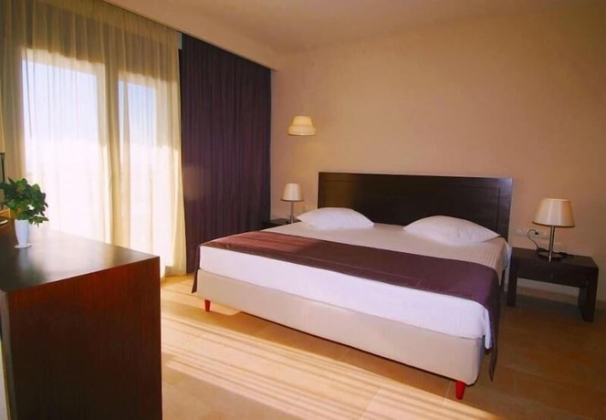 Imagen de la habitación del Hotel Porto Plaza Beach Resort. Foto 2