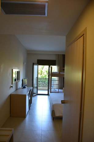 Imagen de la habitación del Hotel Porto Plaza Beach Resort. Foto 13