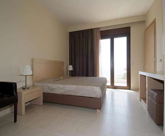 Imagen de la habitación del Hotel Porto Plaza Beach Resort. Foto 16