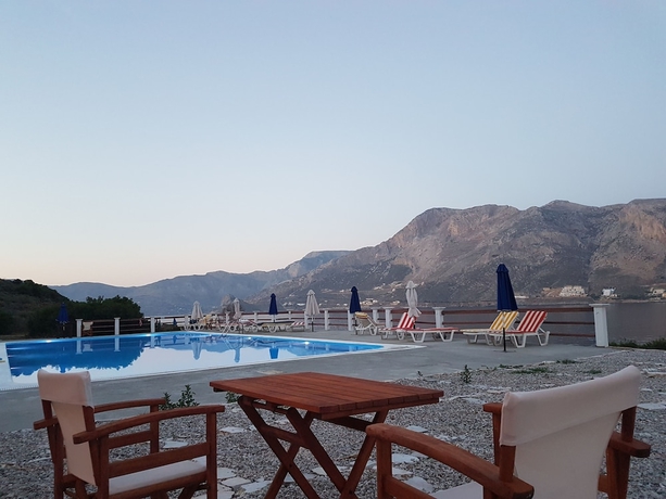 Imagen de la piscina del Hotel Porto Potha. Foto 19