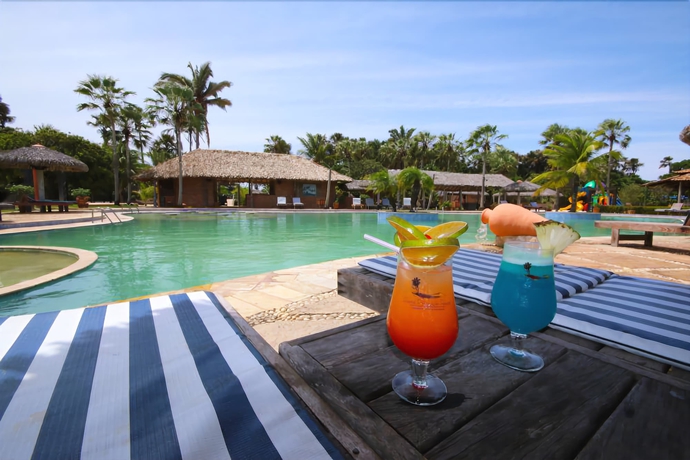 Imagen de la piscina del Hotel Porto Preguiças Resort. Foto 18