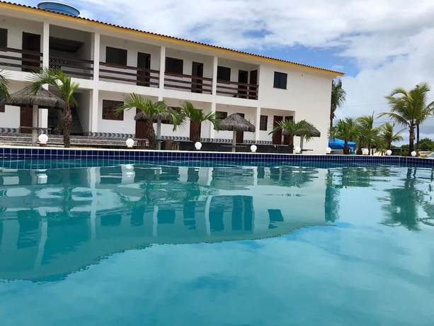 Imagen de la piscina del Hotel Porto Princesa Praia. Foto 18