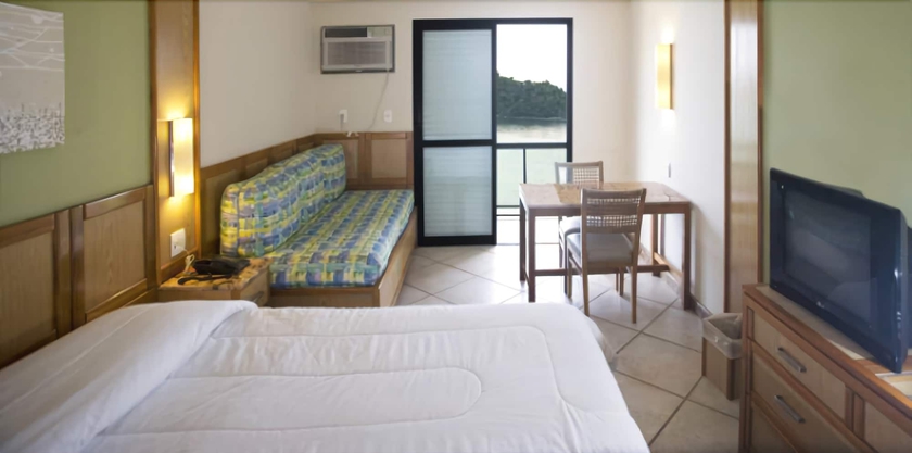 Imagen de la habitación del Hotel Porto Real. Foto 13