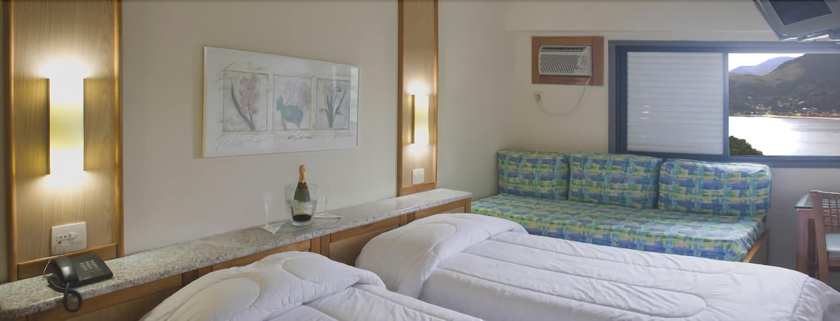 Imagen de la habitación del Hotel Porto Real. Foto 15