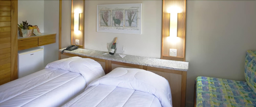 Imagen de la habitación del Hotel Porto Real. Foto 16