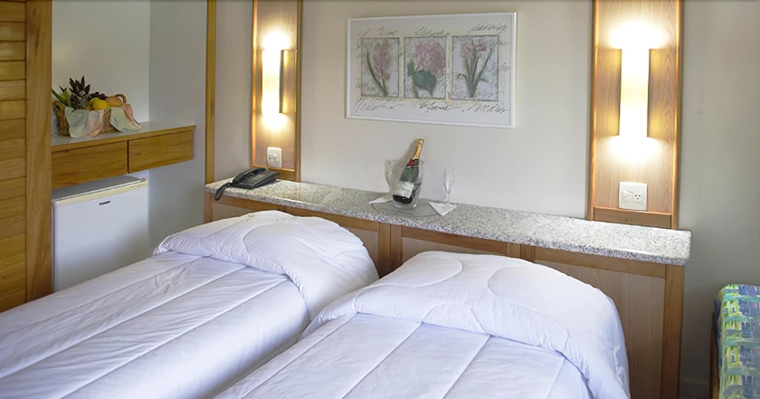 Imagen de la habitación del Hotel Porto Real. Foto 17